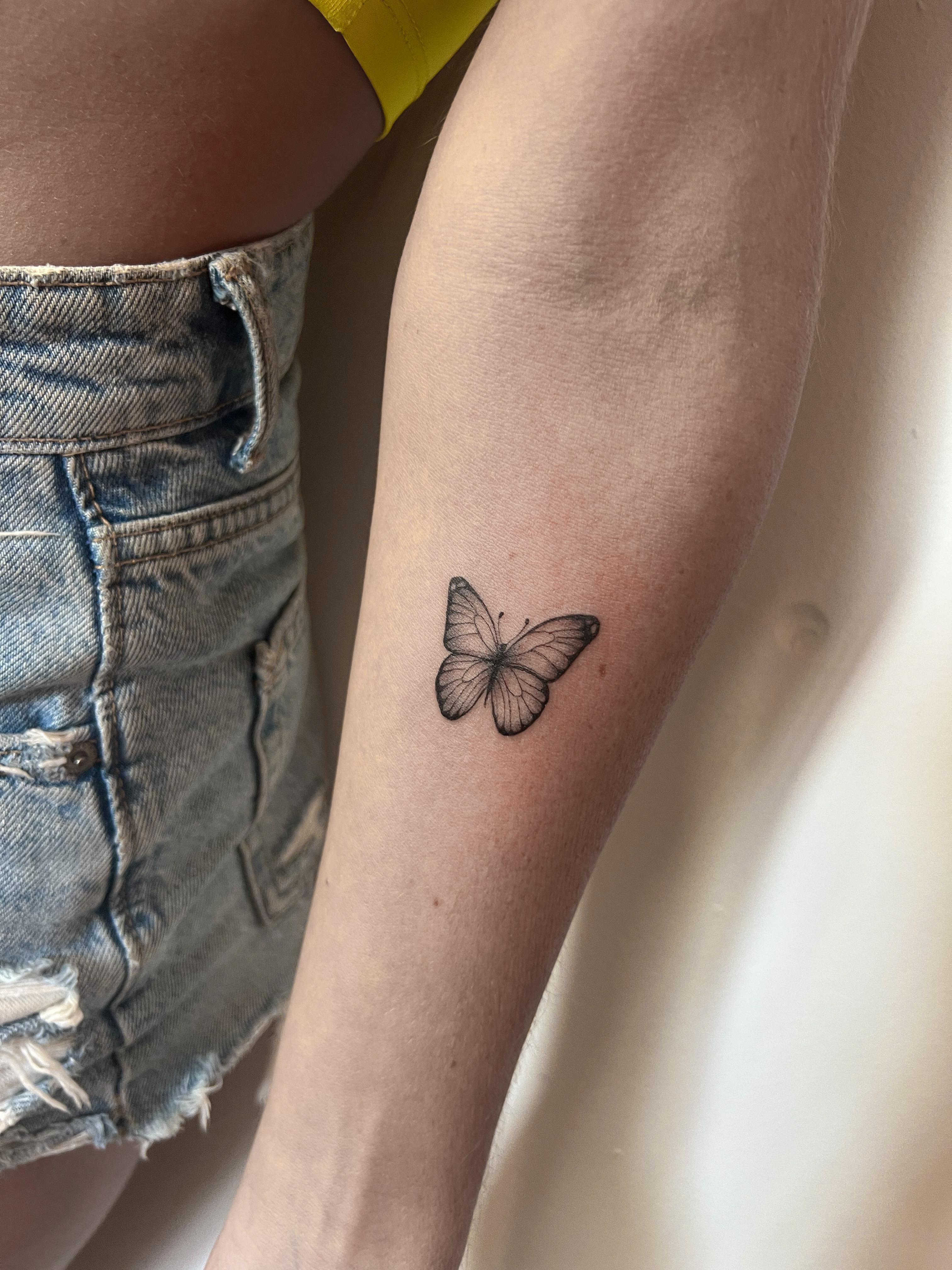 Tatuaje de microrealismo en Zürich | Detalles minuciosos de alta precisión
