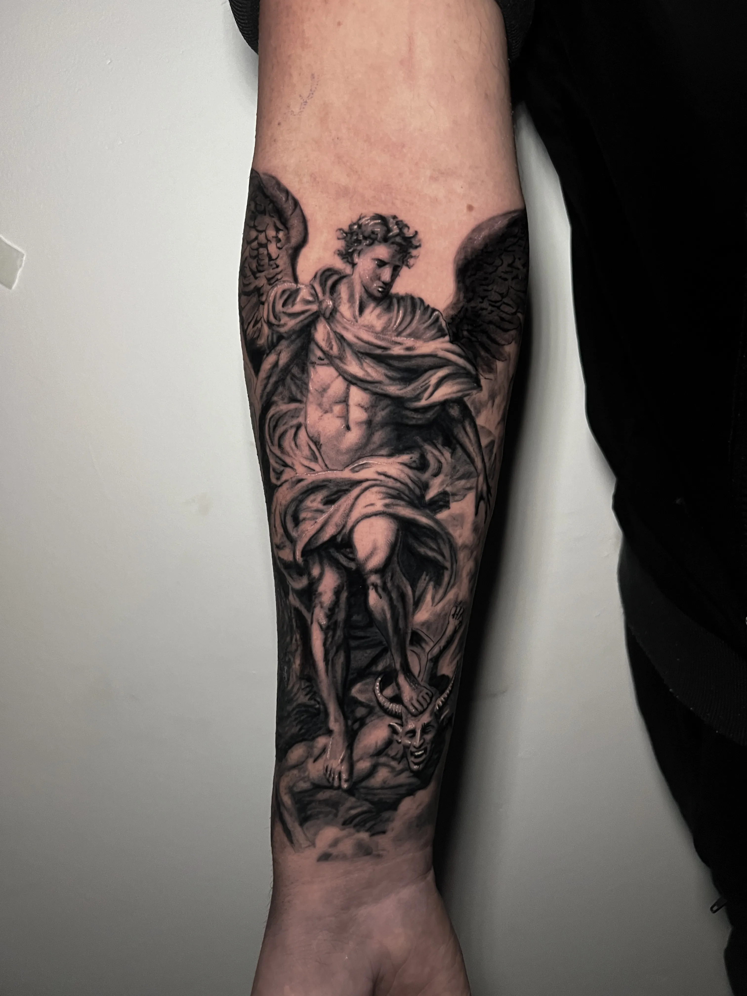 Realismo Grey Wash tattoo by Taker Tattoos